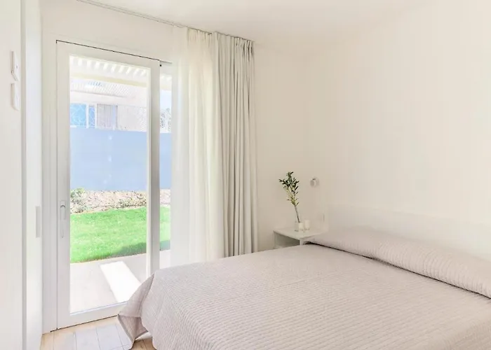 Апартаменты Stunning Capo Falcone Charming 1 Bedroom Prem Sleeps 4 And Child *